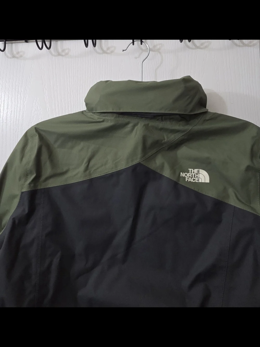 The North Face Men’s Two-Tone Green & Black Waterproof Jacket